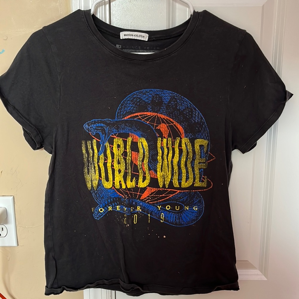 Graphic tee
